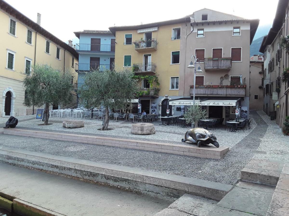 Camera Il Borgo Vicino Al Castello Con Parcheggio Malcesine Luaran gambar